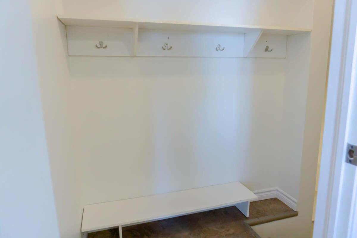 Amazing Location In Saint John 2 Bedroom Modern Parking New Buitenkant foto
