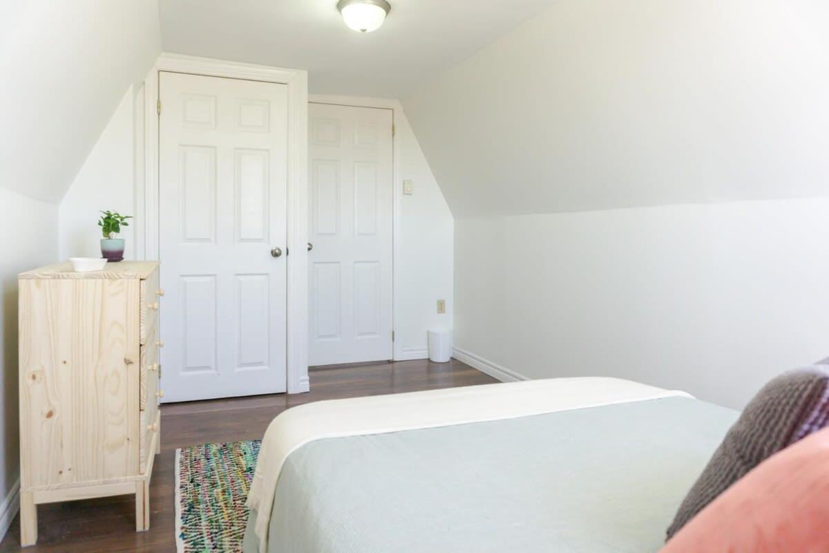 Amazing Location In Saint John 2 Bedroom Modern Parking New Buitenkant foto